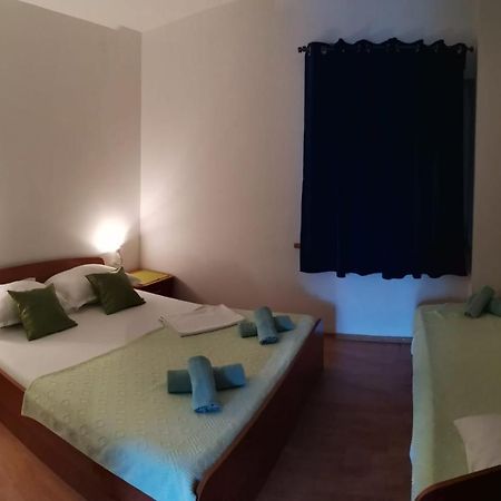 Apartments Sretna Carnac Ngoại thất bức ảnh