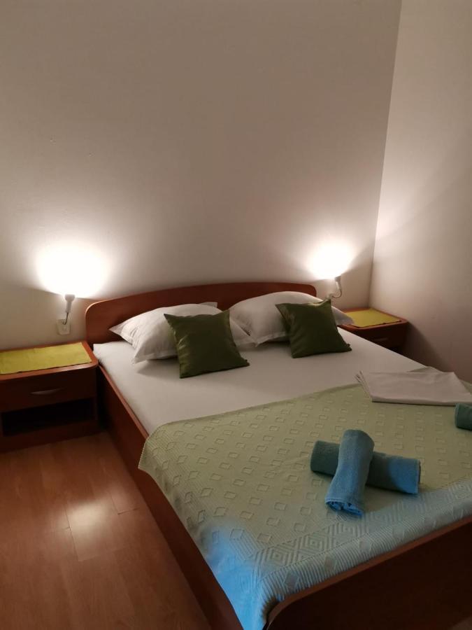 Apartments Sretna Carnac Ngoại thất bức ảnh